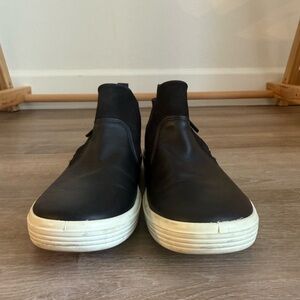 Ecco Black and White Ankle Boots with Streamlined Design